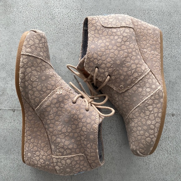 Toms Shoes - EUC TOMS Moroccan Wedge Booties / Size 8.5